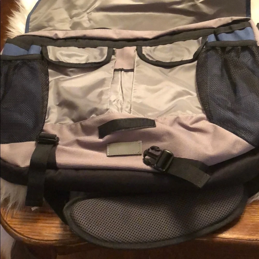 High Sierra Tank Messengar Bag 18 x 13.5 x 7 in.